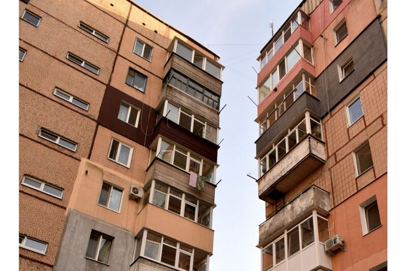 випала з багатоповерхівки