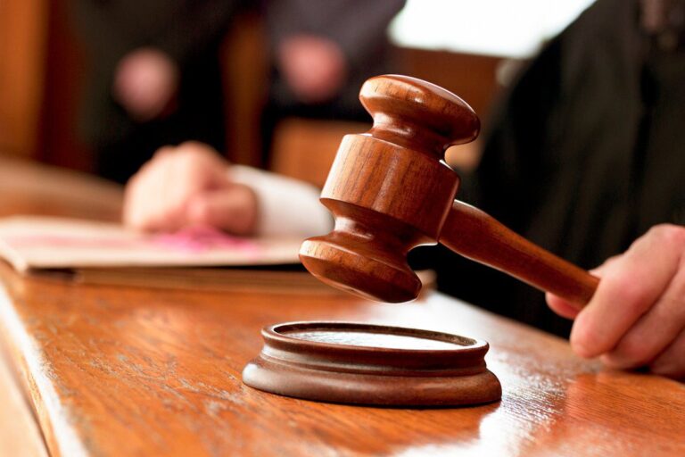 Продавали авто, призначені для ЗСУ: у Кропивницькому судили чоловіка та жінку