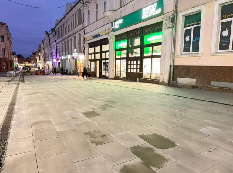 Театральній у Кропивницькому