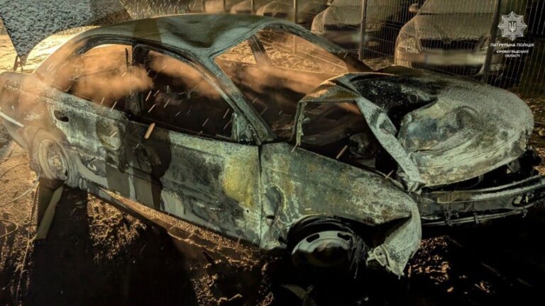 у Кропивницькому через ДТП згорів легковик