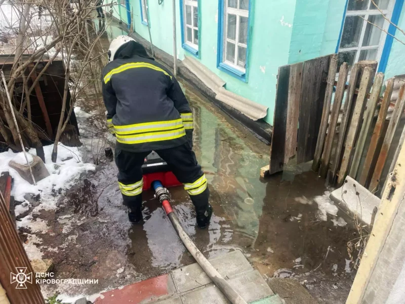Продовжують ліквідацію підтоплень на Кіровоградщині