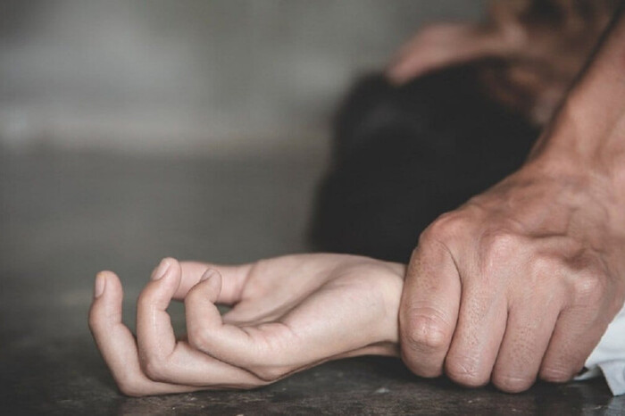 зґвалтування 15-річної дівчини