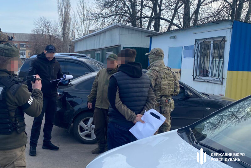 Посадовця колонії у Кропивницькому викрили на постачанні наркотиків засудженим