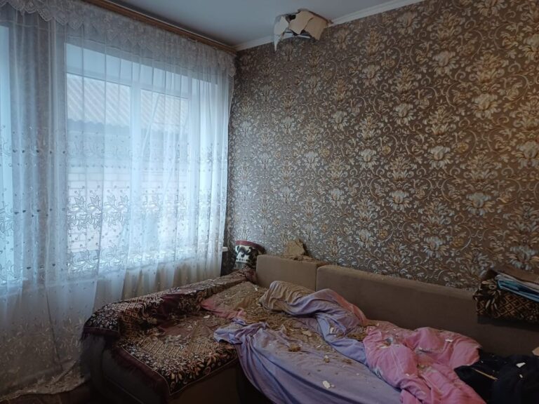 Уламки "шахеда" пробили дах будинку у Голованівській громаді