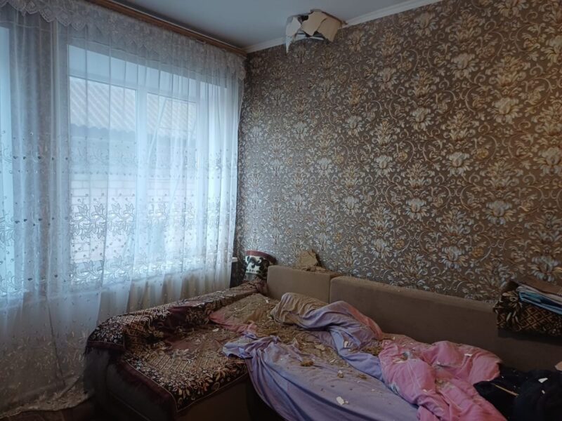 Уламки "шахеда" пробили дах будинку у Голованівській громаді