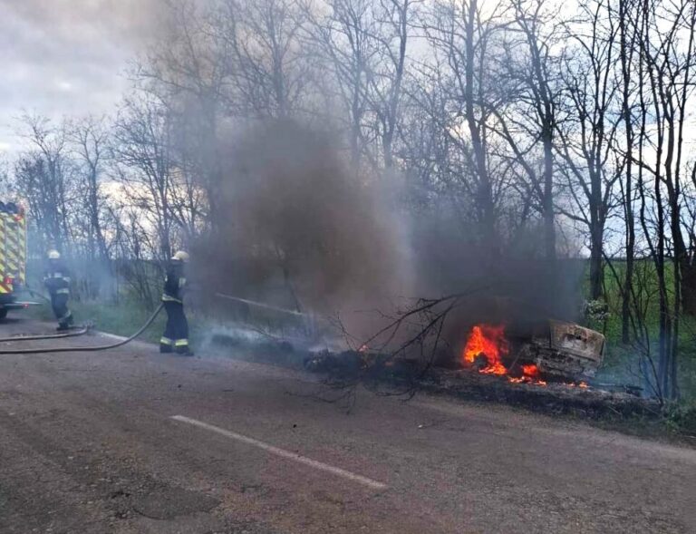 У Кропивницькому районі у палаючій автівці виявили тіло чоловіка