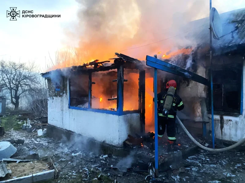 У Голованівську 45-річного чоловіка госпіталізували внаслідок пожежі у будинку