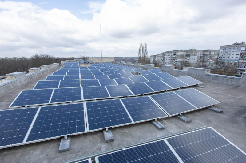 У кардіоцентрі у Кропивницькому встановили сонячні панелі для захисту від блекаутів під час операцій