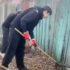 У Кропивницькому школярі допомагали прибрати територію біля будинків людей поважного віку