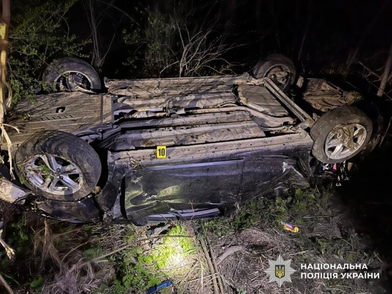На Кіровоградщині пʼяний водій перекинувся на автівці разом з 4-річною донькою