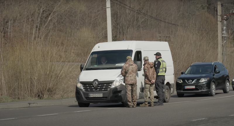 В Олександрівській громаді водій в'їхав у бус ТЦК