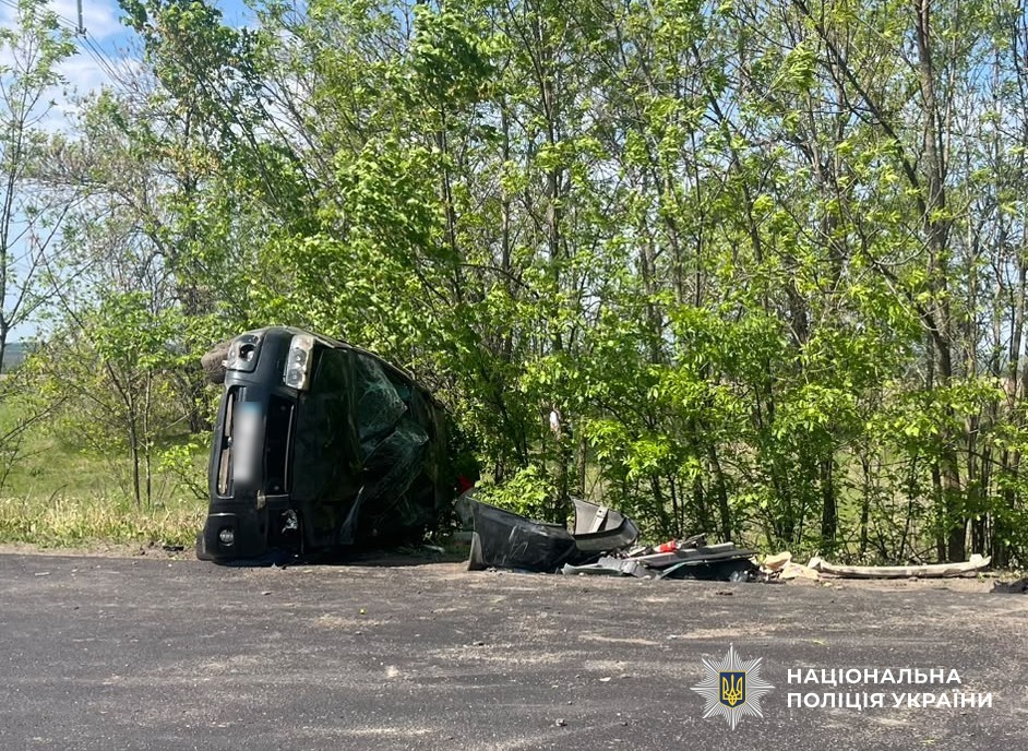 Біля Великої Северинки перекинулася автівка