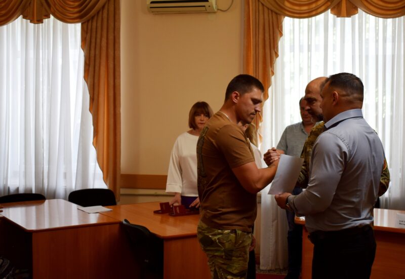 У Кропивницькому рідним загиблих Героїв вручили державні нгороди