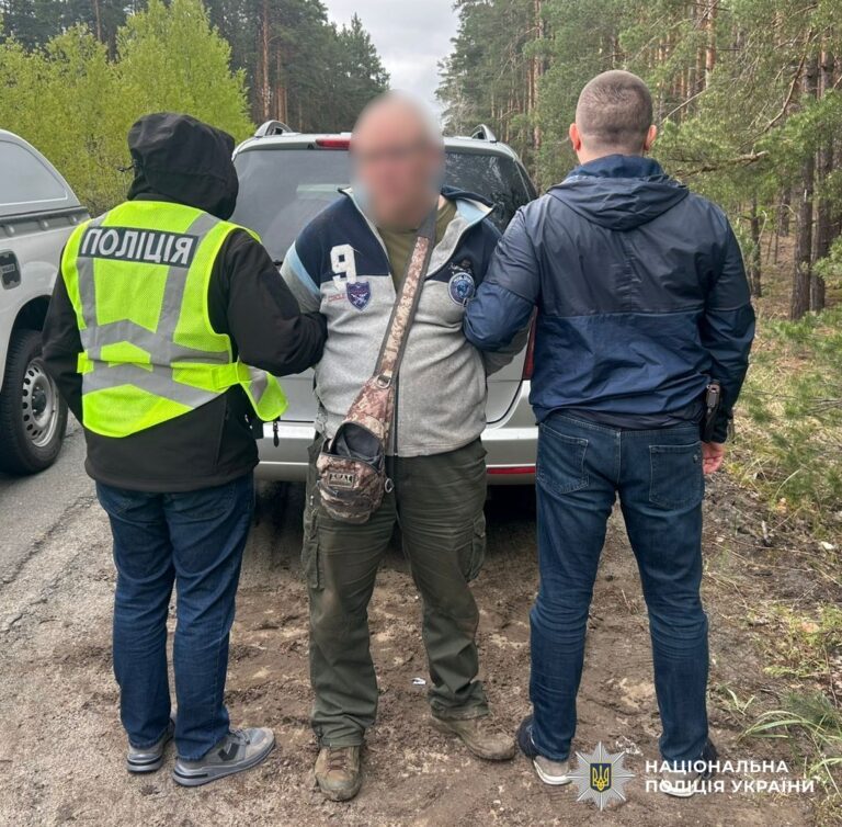 Зброю російського виробництва намагався продати чоловік на Кіровоградщині
