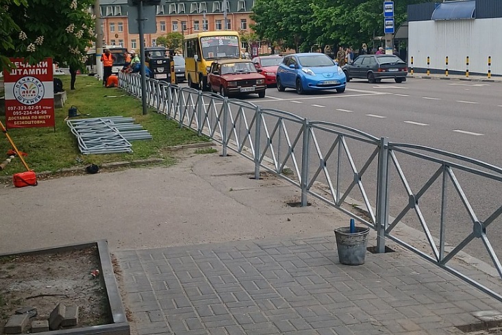 На Соборній у Кропивницькому облаштовують пішохідну зону (ФОТО)
