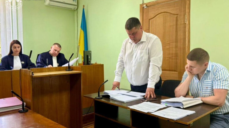 Житель Новоукраїнського району отримав вирок за зґвалтування доньки та падчерки