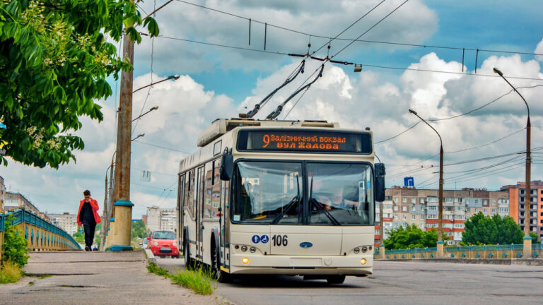 На 13 гривень здорожчає проїзд в автобусах у Кропивницькому