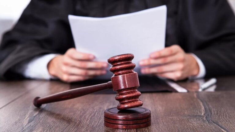 На Кіровоградщині судитимуть кадровицю за фіктивне бронювання чоловіків