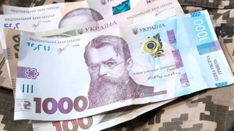 За хабар в 2000 доларів судили офіцера ТЦК у Кропивницькому