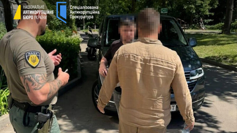 Tesla і понад 40 тисяч доларів хабара: на Кіровоградщині викрили колишніх прокурорів