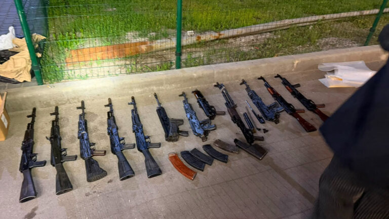 Правоохоронця та його брата викрили на незаконному збуті зброї у Кропивницькому