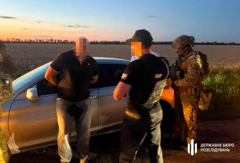 Продавали бронювання? На Кіровоградщині затримали працівника ТЦК та дільничого офіцер