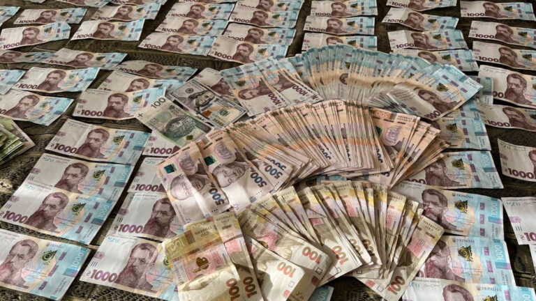 Заробляли 500 тис. грн на місяць: на Кіровоградщині викрили наркоторговців