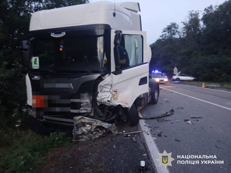 Троє людей загинули у потрійній аварії в Олександрійському районі
