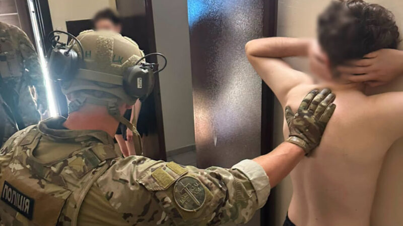 На Кіровоградщині поліція провела 5 обшуків в учасників скам-спільнот